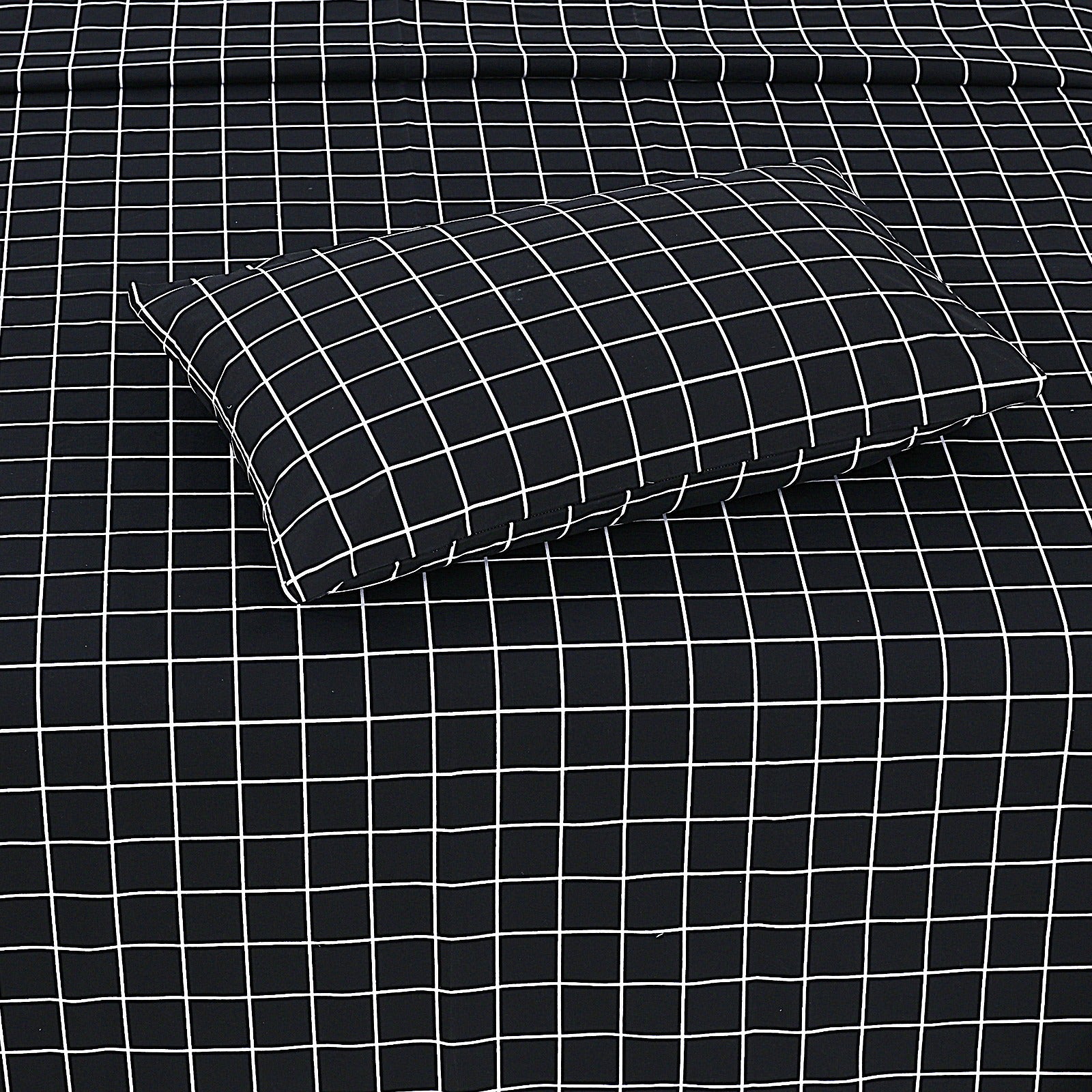 JetBlack Geometry - Cotton