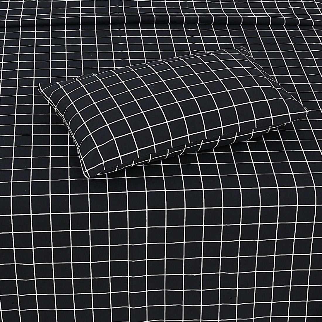 JetBlack Geometry - Cotton