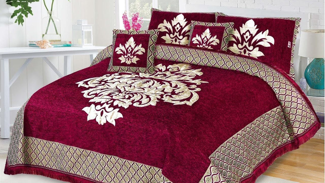 Red Crown Velvet Jacuard Bedsheet Set - 01